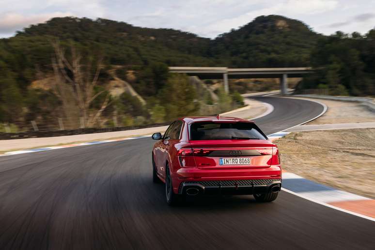 جديد Audi RS Q8 2026 جديد Audi RS Q8 2026