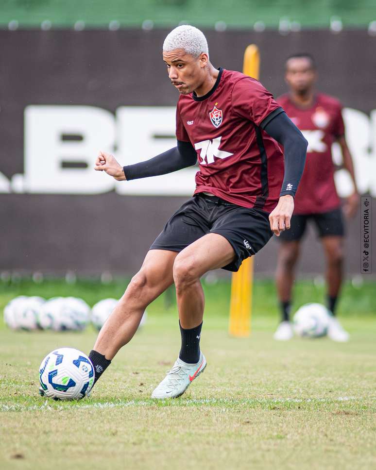 Jogador pode está de saída do Rubro-Negro. Victor Ferreira | EC Vitória