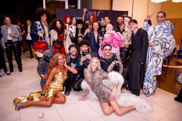 Maxi Weber e Gianne Albertoni com participantes do Werk It 