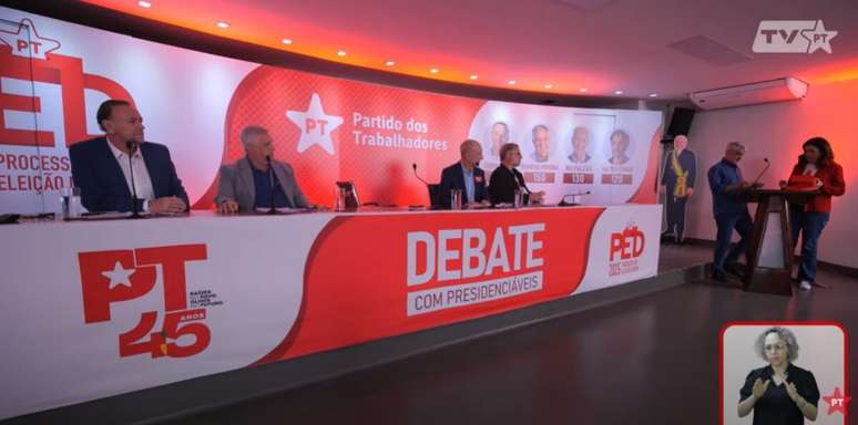 Debate com os quatro candidatos à presidência do PT foi realizado no auditório do Diretório Nacional.