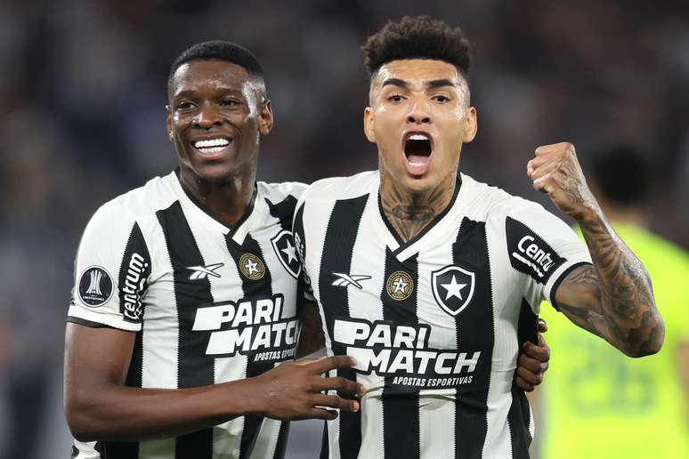 Igor Jesus comemorando um gol pelo Botafogo na Libertadores do ano passado 