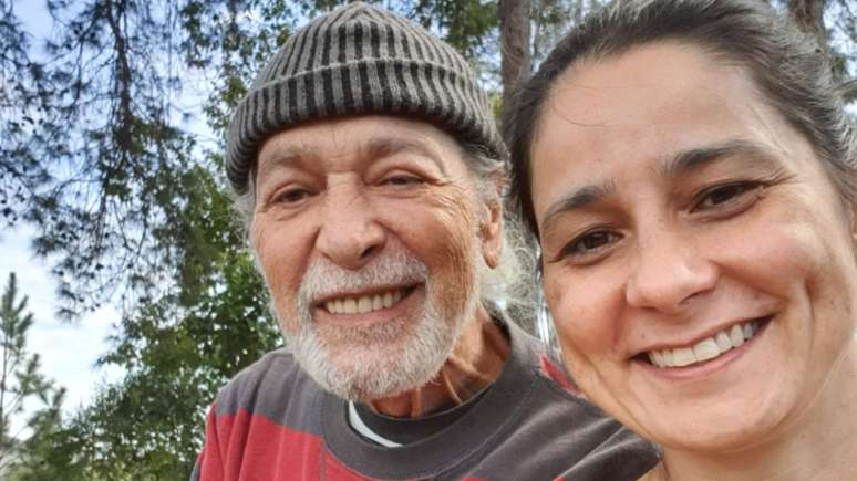 Gracindo Junior ao lado da filha Daniela em registro recente 