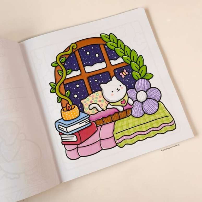 Seguindo os passos do Bobbie Goods, livros de colorir da marca Coco Wyo são sucesso no Brasil.