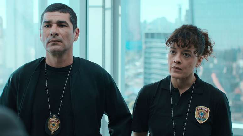 'Fica a crit&eacute;rio de quem assiste', brinca ator sobre romance entre protagonistas de DNA do Crime