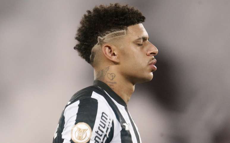 Luís Henrique em ação pelo Botafogo
