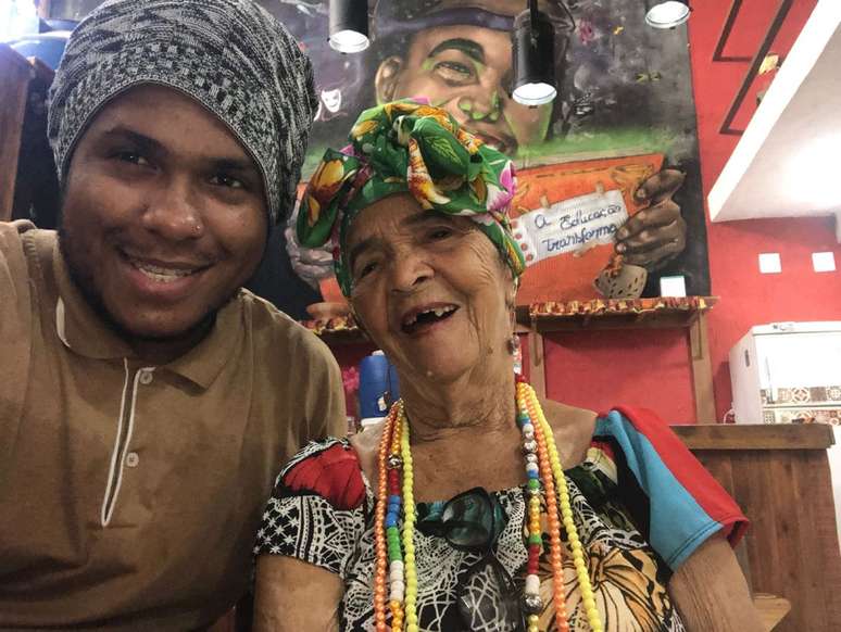 Bruno Beirão, professor de dança do projeto onde dona Valquíria saiu da cadeira de rodas e começou a dançar.