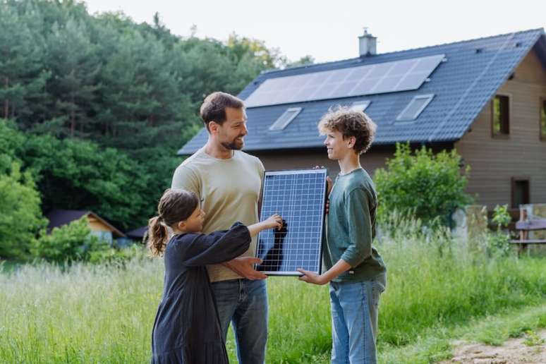 Além da economia, o sistema de energia solar valoriza o imóvel e contribui diretamente para a sustentabilidade ambiental