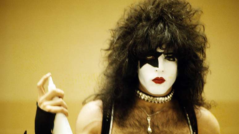 Paul Stanley, m&uacute;sico do Kiss, em 1977 -