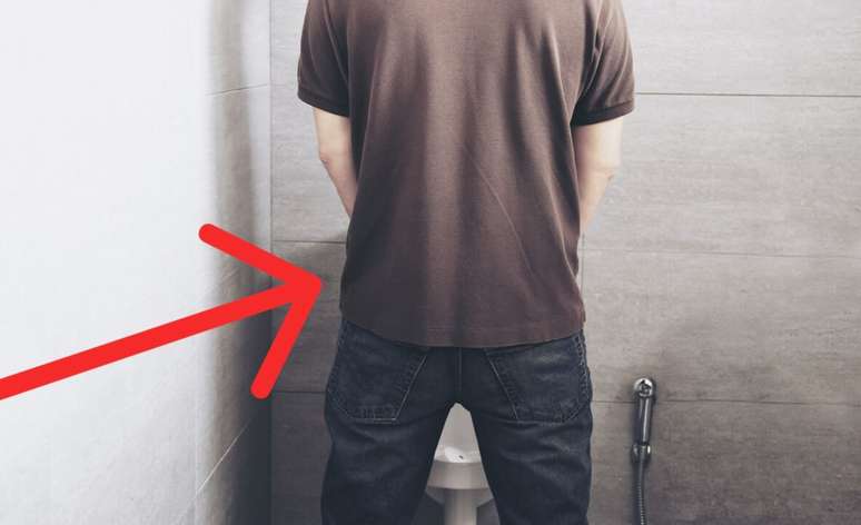 Should men urinate sitting or standing? Look what science says