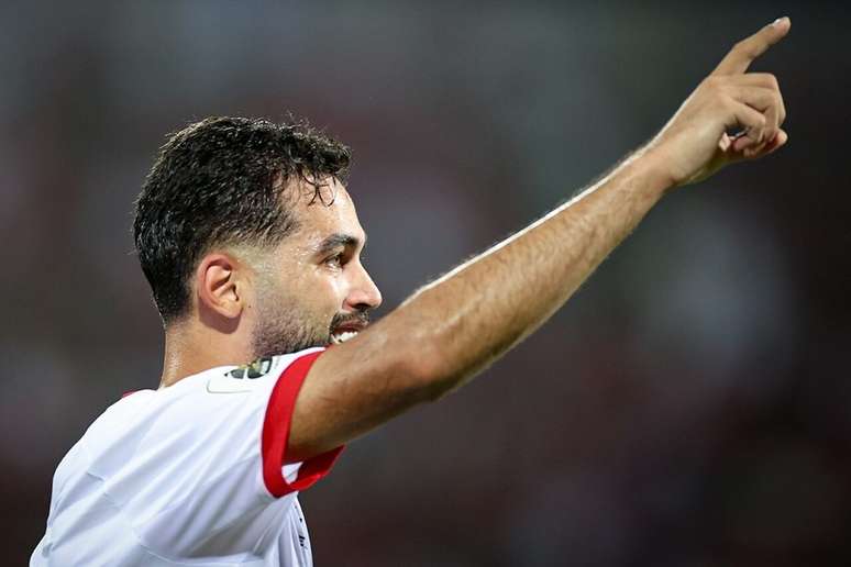 Ali Owan faz tr&ecirc;s gols e a Jord&acirc;nia vence fora de casa Om&atilde; por 3 a 0. E tamb&eacute;m vai &agrave; Copa.