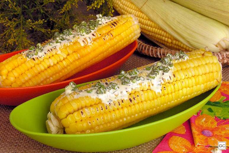 Espiga de milho assada &ndash; Foto: Guia da Cozinha