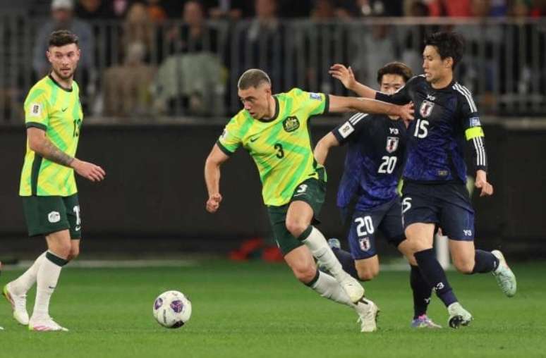 Ohashi tenta levar o Japão ao ataque contra a Austrália.  Sua seleção foi melhor. Mas perdeu no último minuto. 
