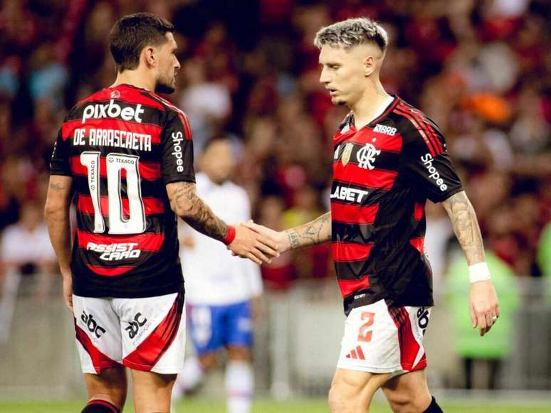 Arrascaeta e Varela na goleada do Flamengo sobre o Fortaleza, no Maracanã -