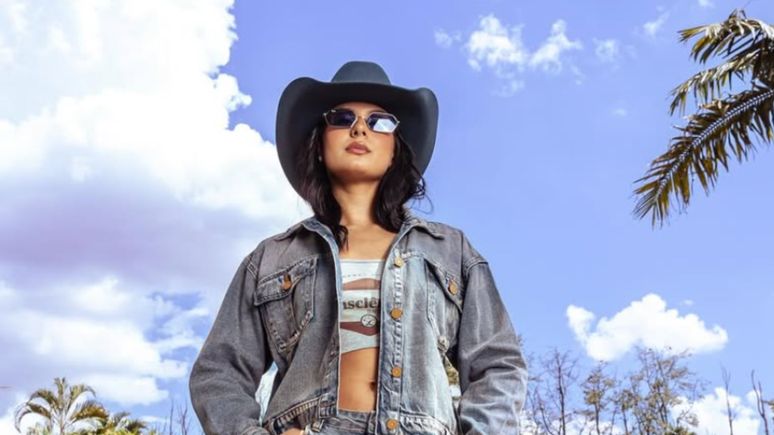 Ana Castela exibe novo visual e web não perdoa