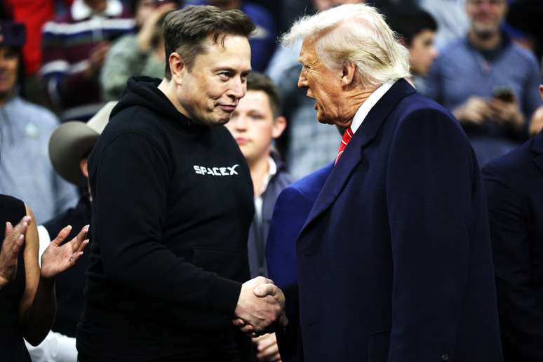 Após desentendimentos, Trump e Musk trocam acusações nas redes sociais