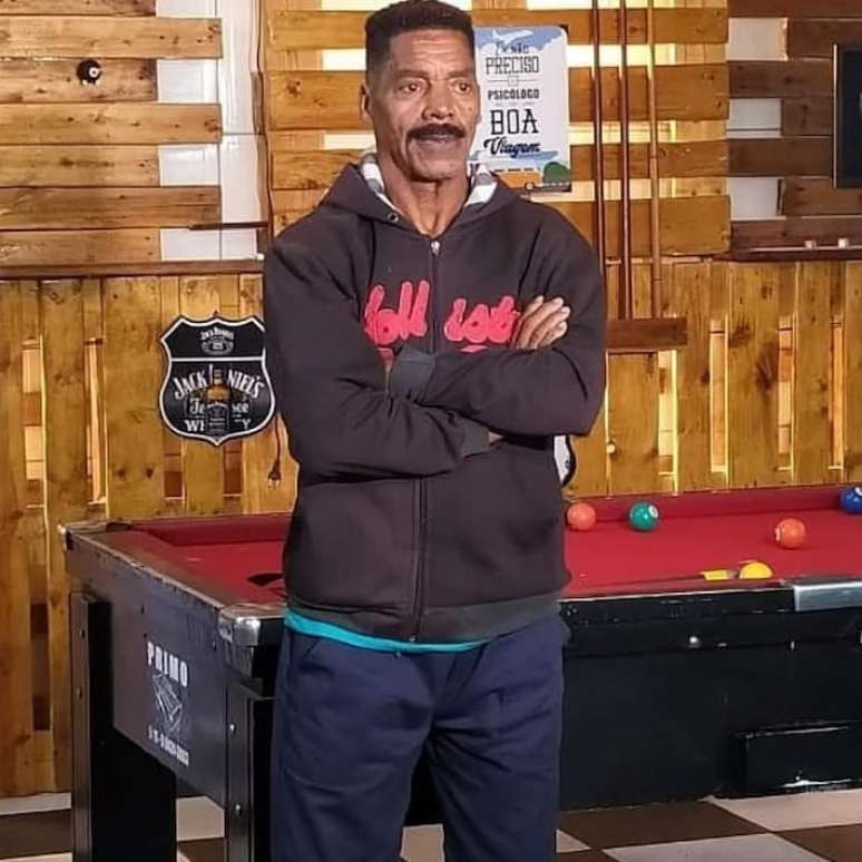 Edson Caf&eacute;, ex-integrante do Ra&ccedil;a Negra, morreu aos 69 anos.