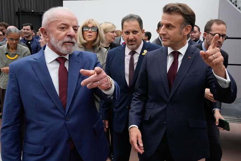 Lula e Macron durante visita do presidente brasileiro &agrave; Fran&ccedil;a