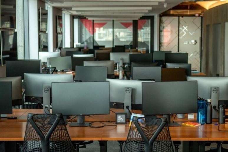 Atualmente, o salário considerado baixo é a principal causa para que funcionários peçam demissão ao redor do mundo, segundo a pesquisa Korn Ferry Workforce 2025.