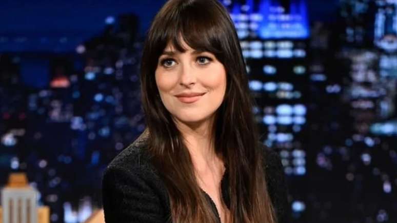 Dakota Johnson confessa ter enviado coc&ocirc; de gorila