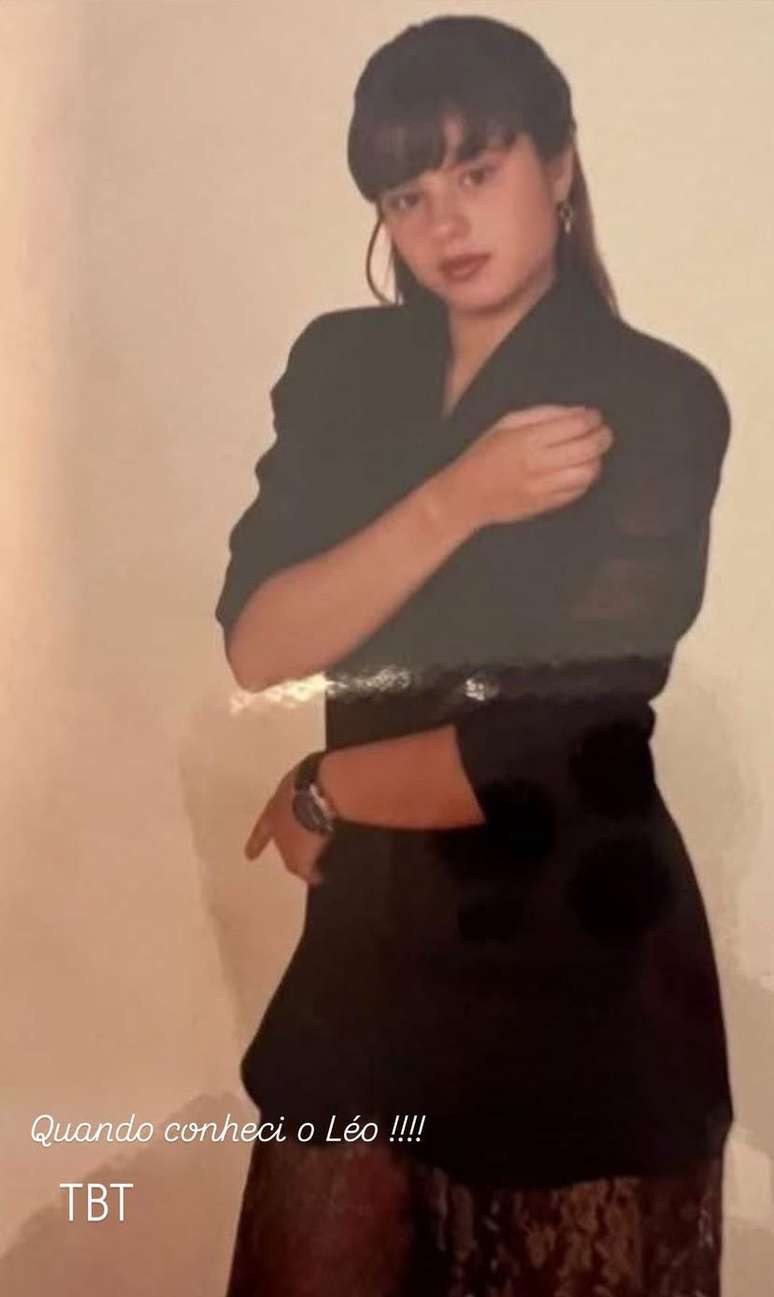 Poliana Rocha compartilha foto antiga nas redes sociais -