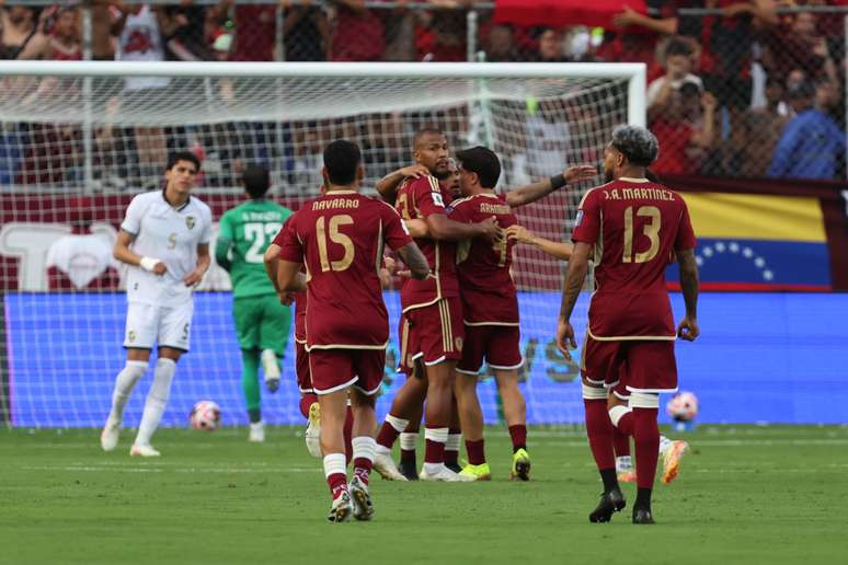 Venezuela gana a Bolvia y continúa en la guerra para un lugar en la Copa Mundial 2026 -