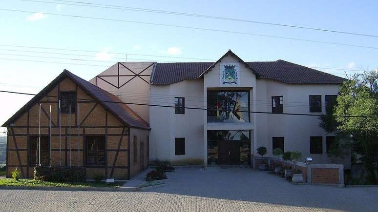 De imigra&ccedil;&atilde;o alem&atilde;-pomerana e tradi&ccedil;&atilde;o luterana, o munic&iacute;pio ga&uacute;cho de Arroio do Padre &eacute; o mais evang&eacute;lico do Brasil, com 88,7% de evang&eacute;licos. Na foto, a sede da prefeitura municipal