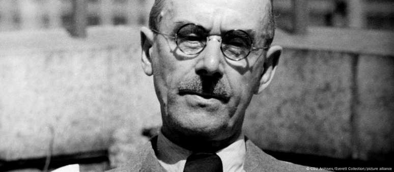 Thomas Mann teve a cidadania alem&atilde; revogada pelos nazistas