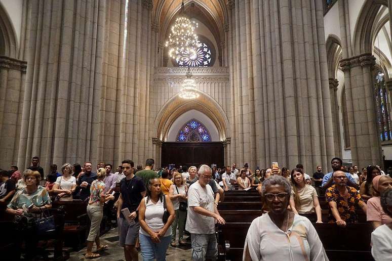 A Igreja Católica continua a perder fiéis, porém o ritmo do encolhimento diminuiu, segundo o Censo 2022 A Igreja Católica continua a perder fiéis, porém o ritmo do encolhimento diminuiu, segundo o Censo 2022