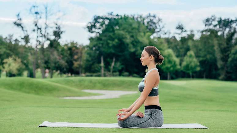 Hoje, as cartas do dia s&atilde;o Estrela, Jardim, Torre e Cegonha, e elas pedem um instante de isolamento e foco em si