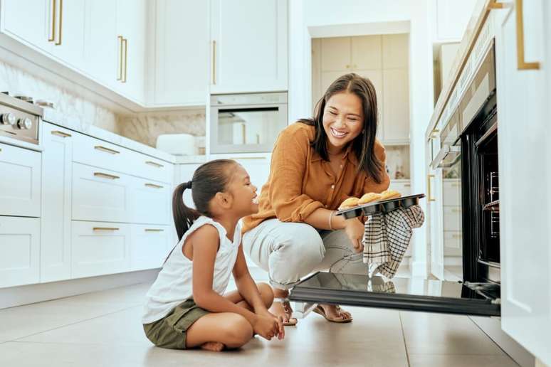 As crian&ccedil;as nunca devem ficar sozinhas na cozinha 