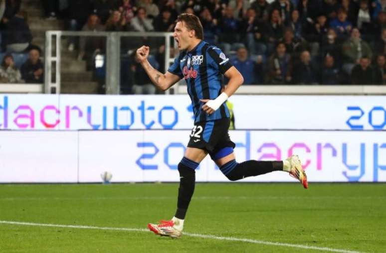 Apesar do interesse do Milan em Retegui, alguns fatores pesam negativamente –