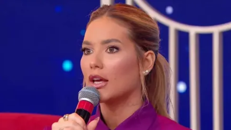 Após fim do casamento, Virginia impõe regra polêmica e bane celulares do estúdio do SBT