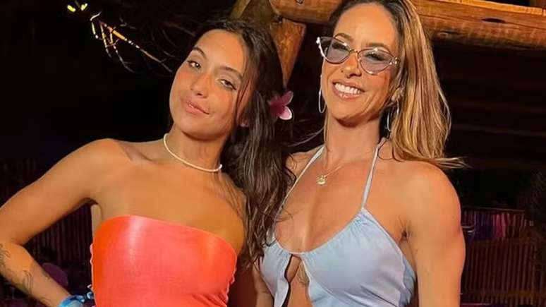 Vanessa Lopes e m&atilde;e, Liziane Lopes Ramalho