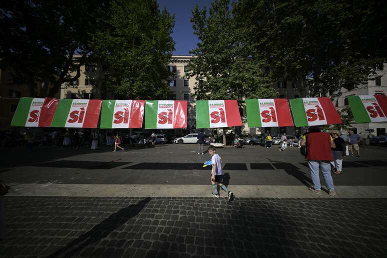 Campanha pelo 'sim' em referendos populares na It&aacute;lia