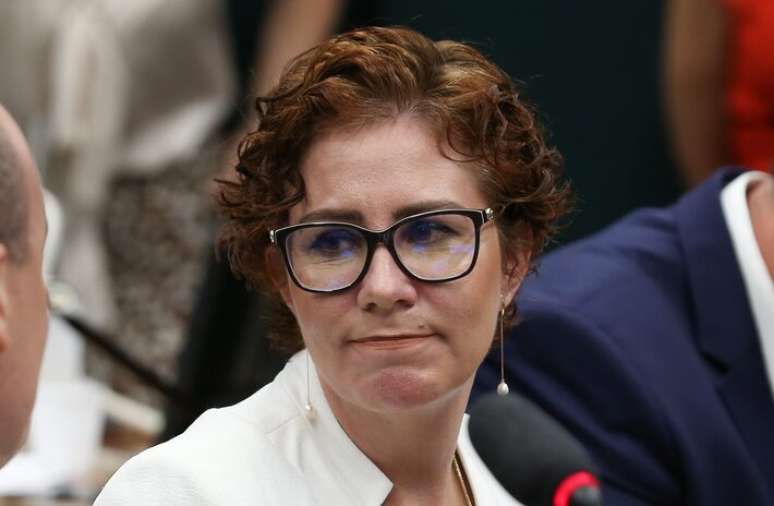Zambelli diz que vai se apresentar às autoridade da Itália para não ser considerada fugitiva