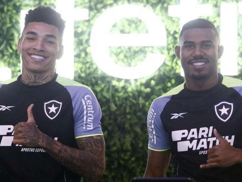 Igor Jesus e Cuiabano em treino pelo Botafogo - Foto: Vitor Silva/BFR