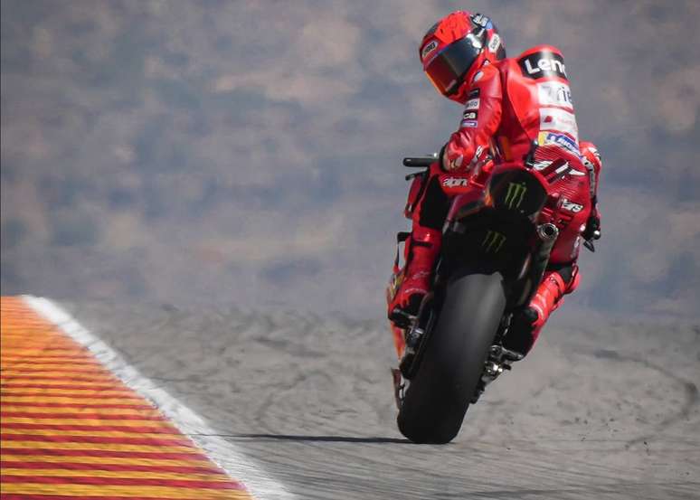Marc Márquez não enxergou ninguém no seu retrovisor em Aragón