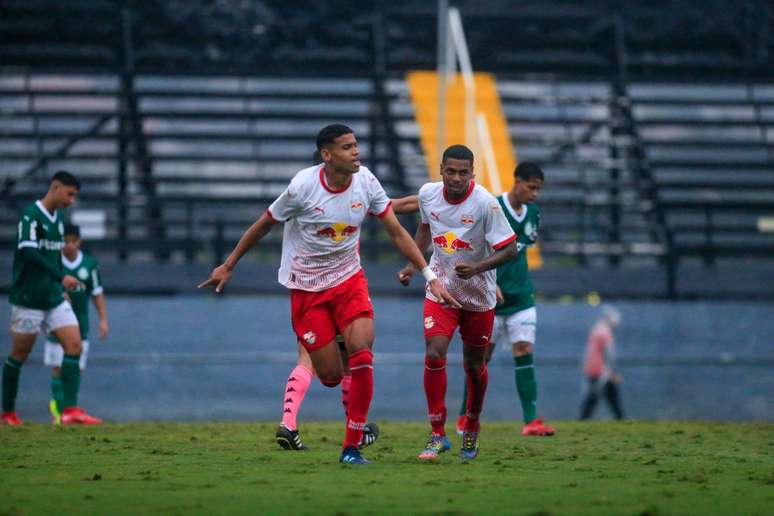 Iago Reis, jogador do time sub-20 do Red Bull Bragantino. 