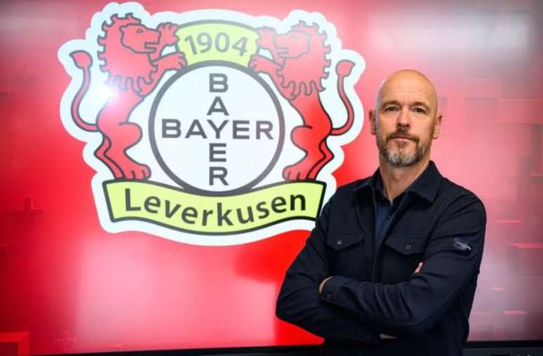Divulgação/Bayer Leverkusen - Legenda: Erik Ten Hag é o técnico do Bayer Leverkusen