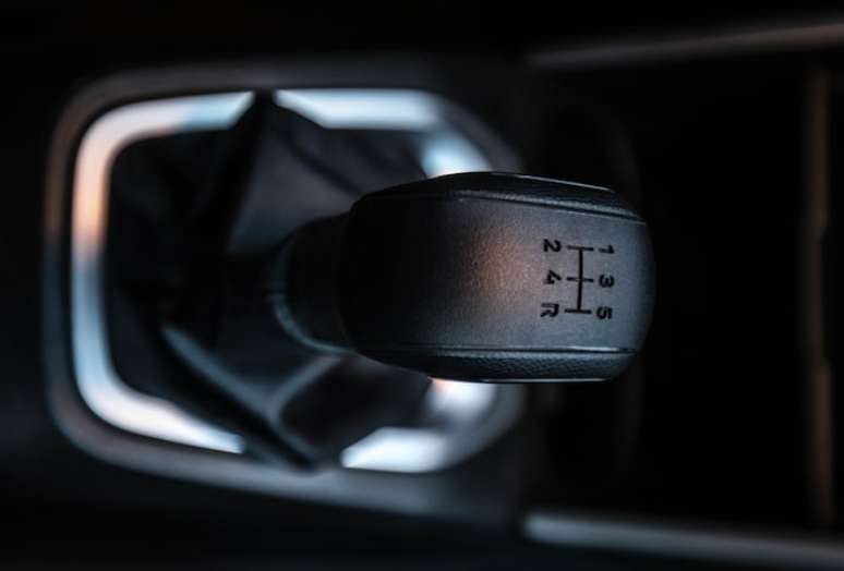 Câmbio manual de cinco marchas do Citroën é o mesmo disponível nos modelos da Fiat