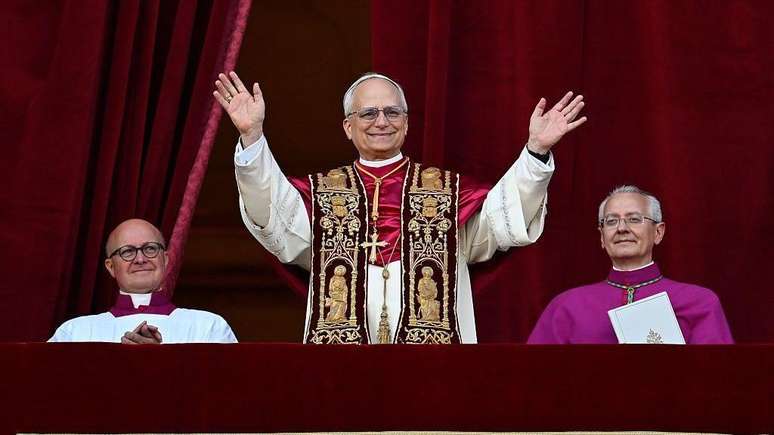 Papado de Le&atilde;o 14 deve ser de continuidade em rela&ccedil;&atilde;o a Francisco, que teve impacto positivo em reduzir a perda de fi&eacute;is, acredita pesquisadora