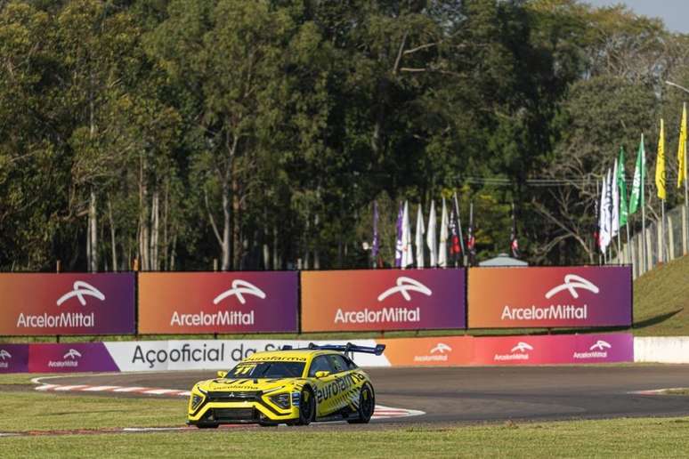 Gaetano Di Mauro se torna o quarto piloto a vencer em quatro corridas da Stock Car nesta temporada