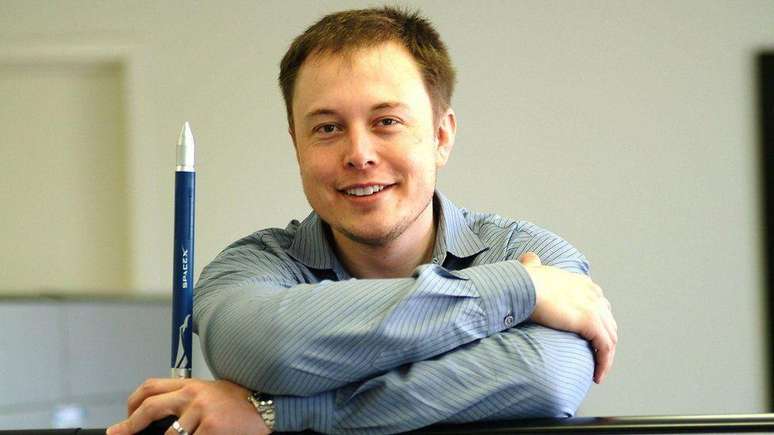 Musk saiu de sua África do Sul natal para o Canadá, para depois estudar nos Estados Unidos.