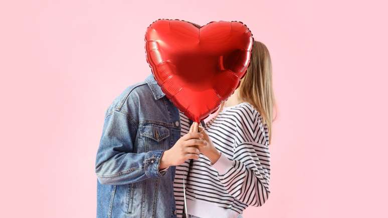 Veja dicas de presente ideal para Gêmeos, Libra e Aquário. Veja opções criativas, acessíveis e perfeitas para surpreender os signos de Ar!