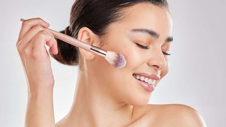 Liquid, creamy or dust illuminator? Learn the differences and how to choose