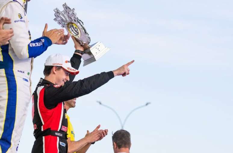 Arthur Leist conquista seu primeiro pódio na Stock Car 