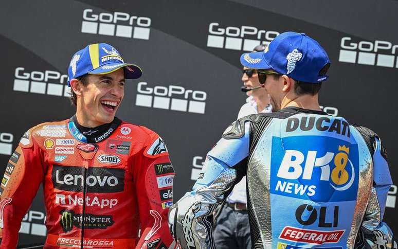 Dobradinha dos irmãos Márquez confirma domínio espanhol na corrida.