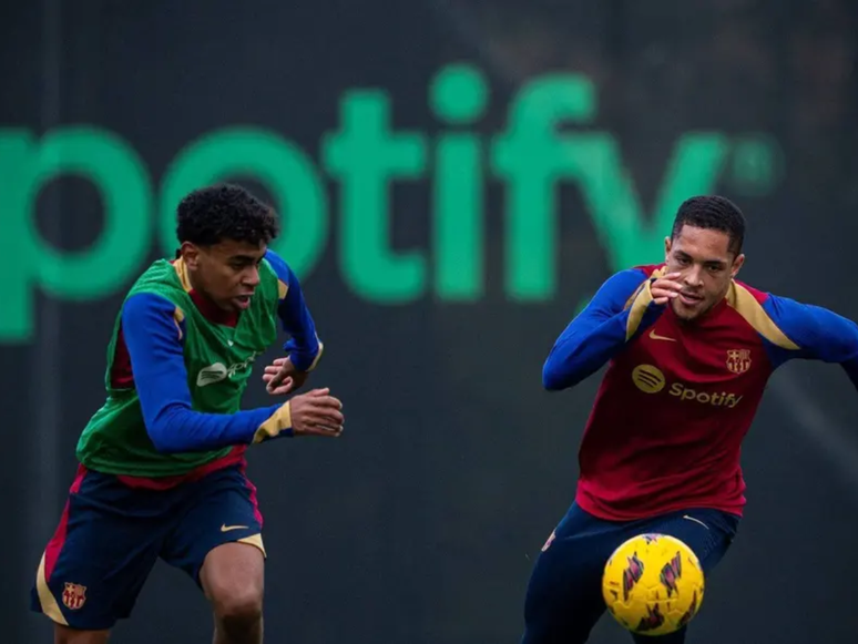Find out how much Vitor Roque needs to work in Palmeiras to earn a month of Yamal salary from Barcelona
