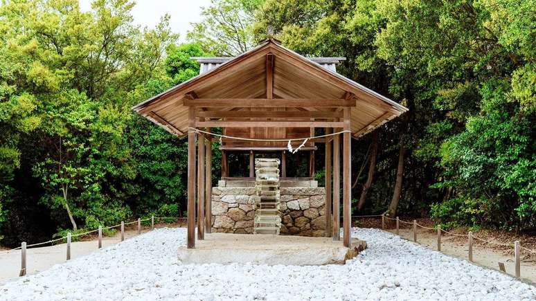 Outrora poluída e sofrendo com o despovoamento, Naoshima está agora repleta de instalações artísticas ousadas