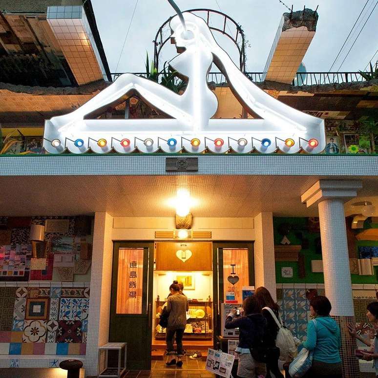 A instalação Naoshima Bath "I♥︎湯" começou com uma casa de banhos abandonada